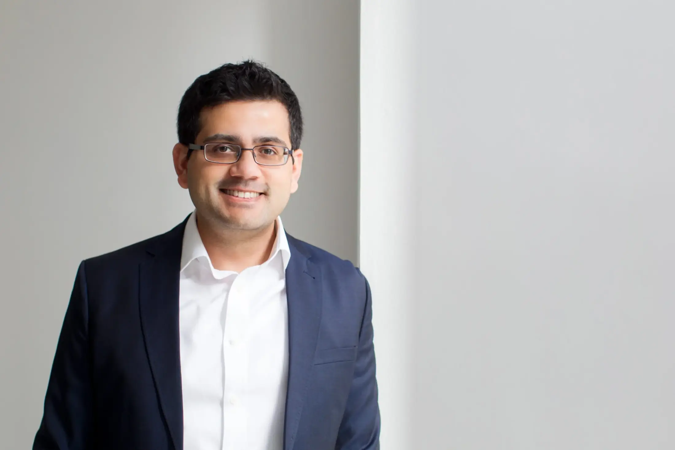 Dr Usman Qureshi in the Luxe Skin Glasgow clinic